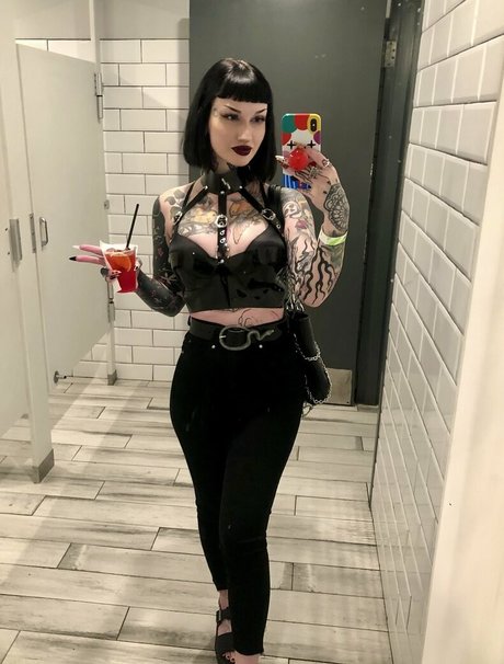 Hviley Rose hd pornstar pic