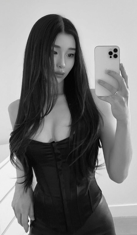 Mari Bambei free star photos