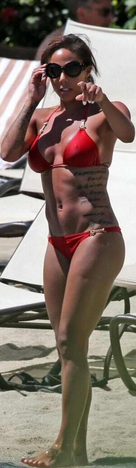 Sydney Leroux model sexy images