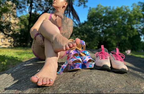 servingvelvet pornstar sexy pics