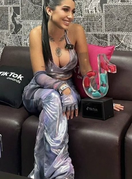 Maria Becerra xxx model pics