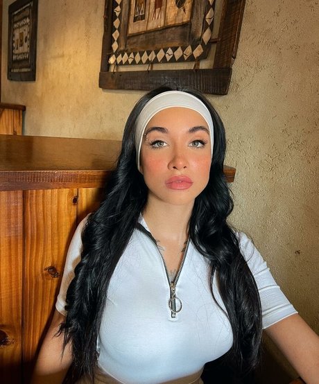 Maria Becerra pornstar hd pictures