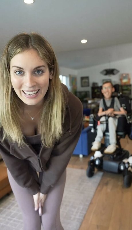 Hannah Alyward sex actress picture