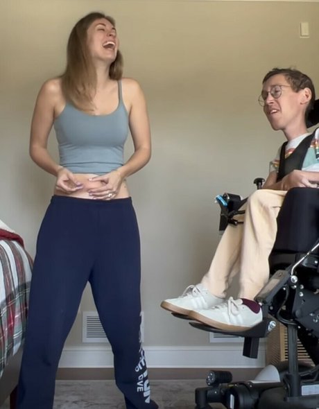 Hannah Alyward pornstar sexy pictures