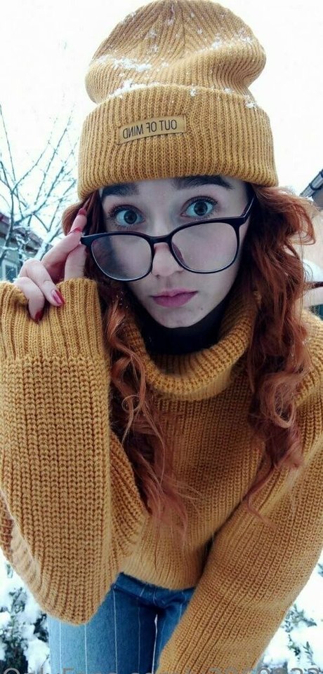 moniiikaaaa hd actress gallery