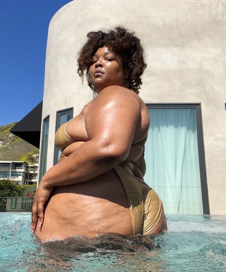 Lizzo free actress pics