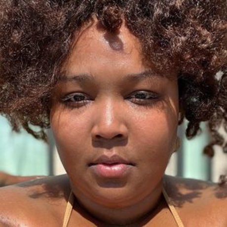 Lizzo beautiful model image