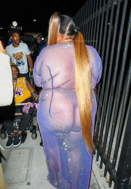 Lizzo model sex photos