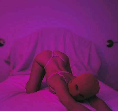 Bellabluntz sex model pictures