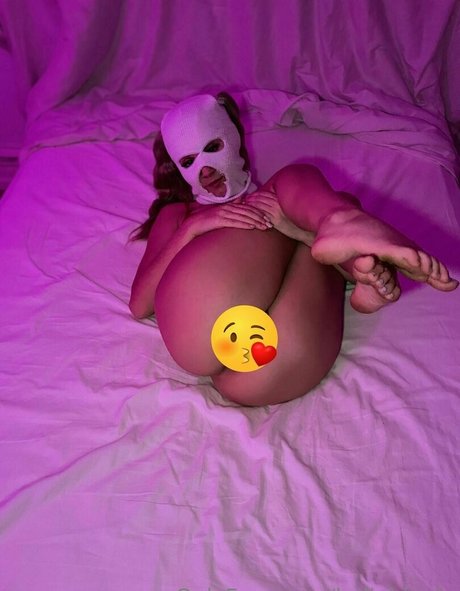 Bellabluntz pretty actress pic