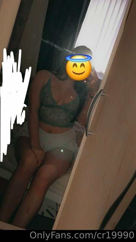 cr19990 nudes star image