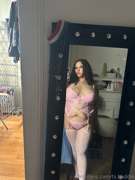 TS Baddie nude model picture