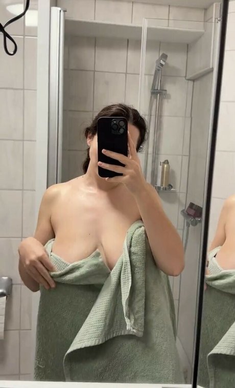 scarletbigsoul star naked img