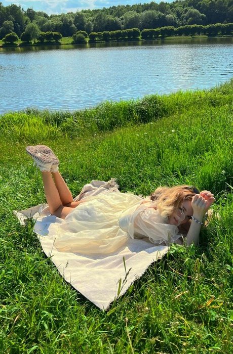 Shadsi nudes model image