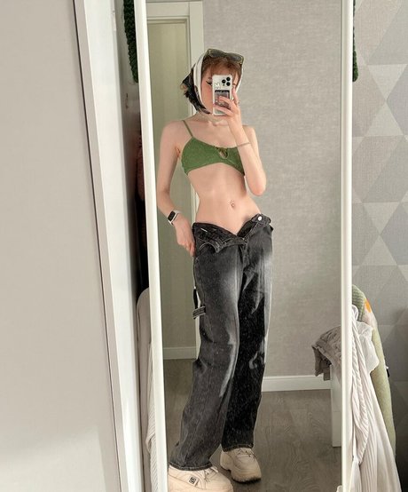 Shadsi model naked pictures