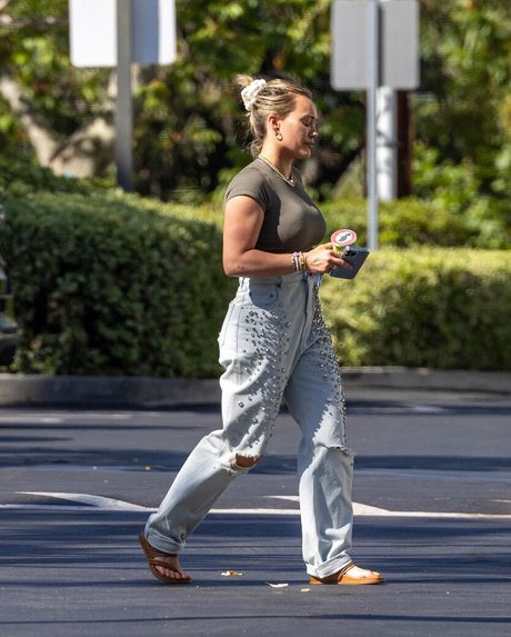 Hillary Duff pornstar high quality photo