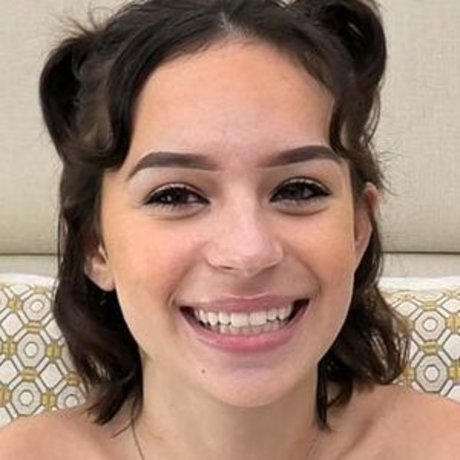 Aria Valencia erotic actress img