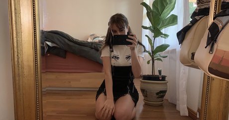 Paladinamber sexy model img