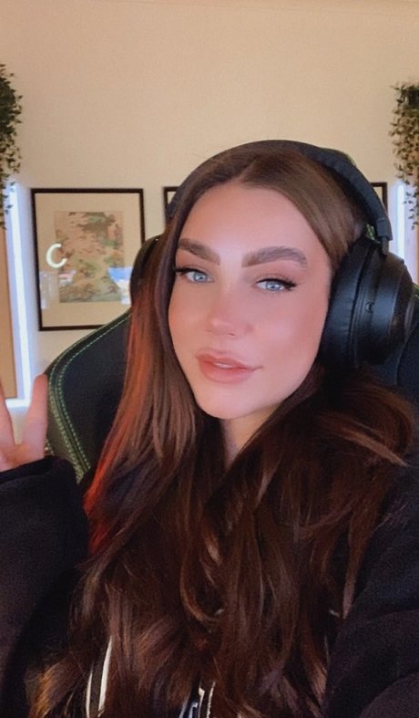 Paladinamber actress gallery