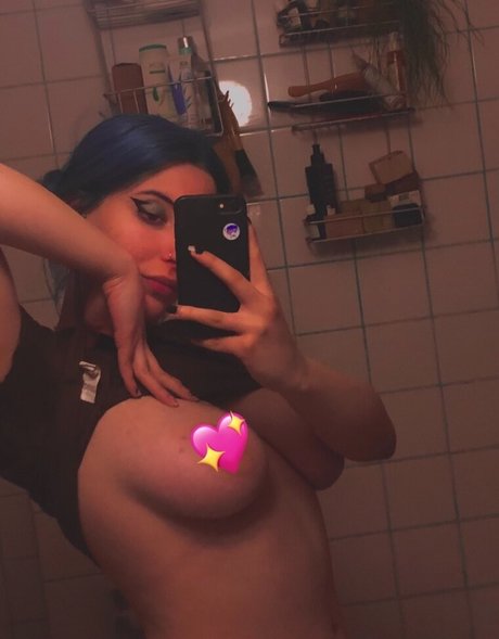 Beyza Durusu star hot pic