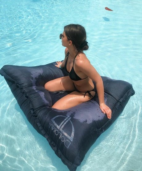 Develique art actress galleries