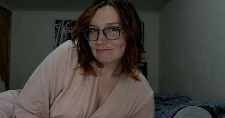 Bettie Bondage model naked photo