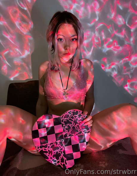 strwbrr adult star pictures