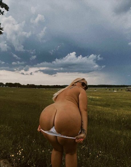 kallherkittyy model pic