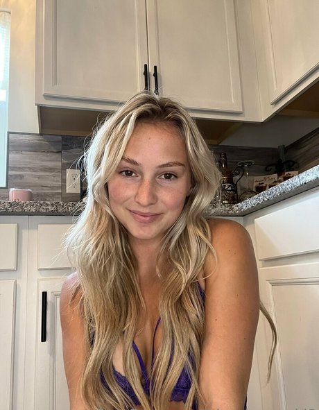 blondesnooki3 xxx actress img