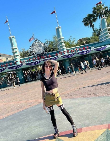 LeeLoo_ star xxx galleries