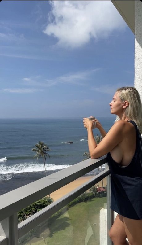 Lady Gorbunova naked star picture