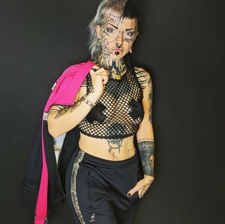 skormo83 nude star image