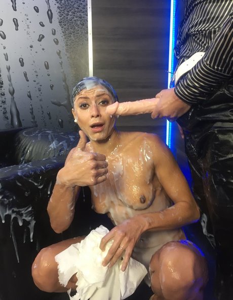 Cassie Del Isla star hd pictures