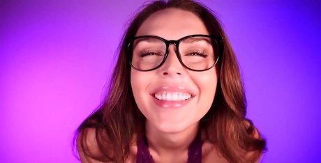 HeatheredEffect sex model picture