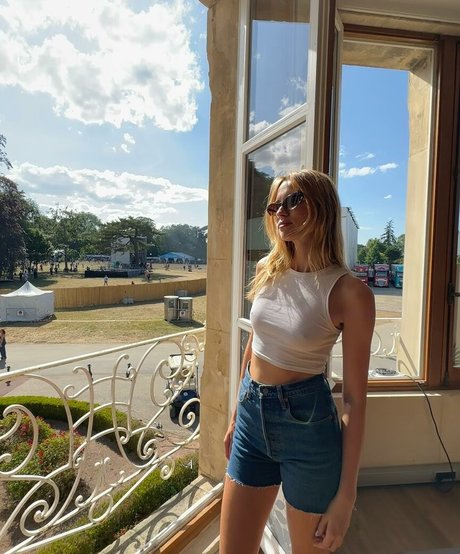 Angele Van Laeken pornstar pics