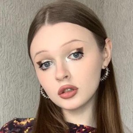 Genderflipflops erotic model picture