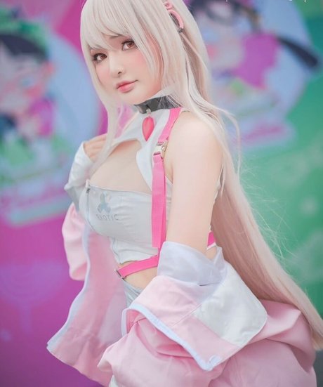 MiMi Chan free actress pictures