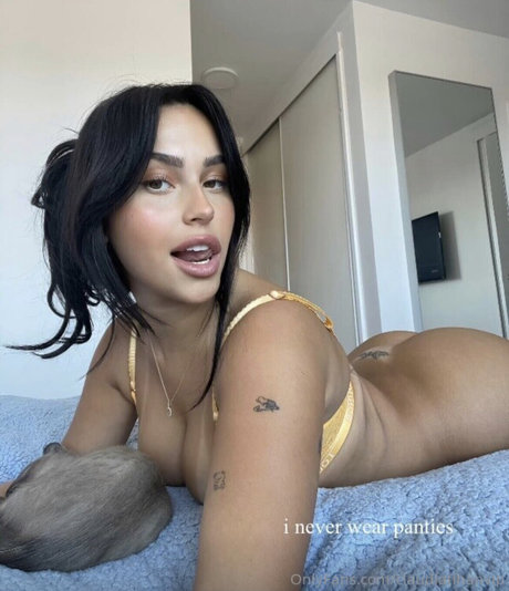 Claudia Tihan model erotic picture