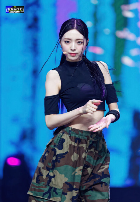 itzy all in us nudes actress pic