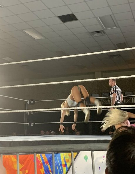 Sol Ruca model erotic pic