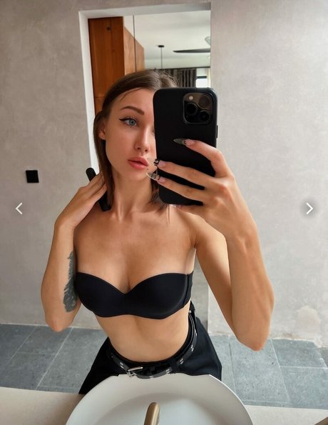 Mikimakey naked actress image