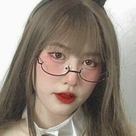 Yunne uwu naked star photo