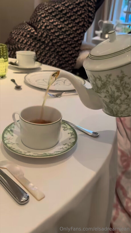 Elsadreamjean nude actress photo