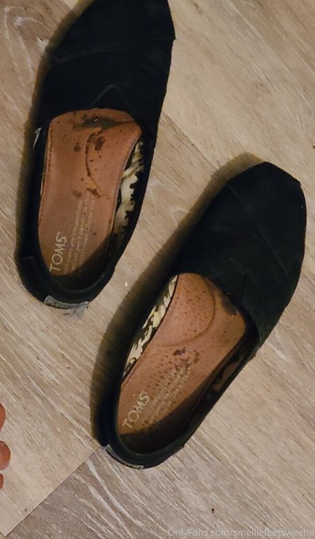 smelliefeetsweetie pretty pornstar photo