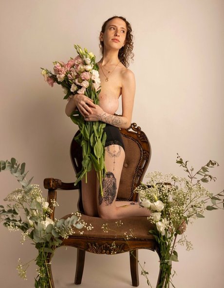 Yasmin avrahami model best image