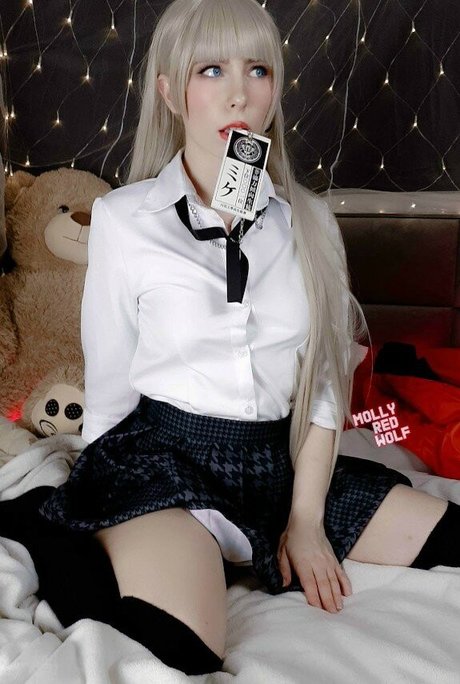MollyRedWolf naked star pictures