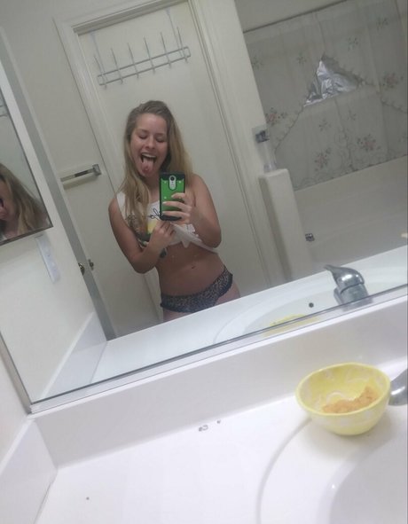 lillillylitxxx sexy pornstar img