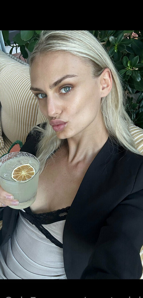 gigixgossiptalk star erotic galleries