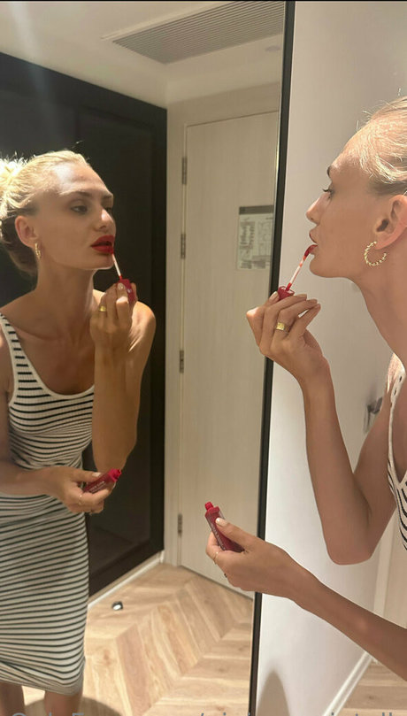 gigixgossiptalk nude model picture