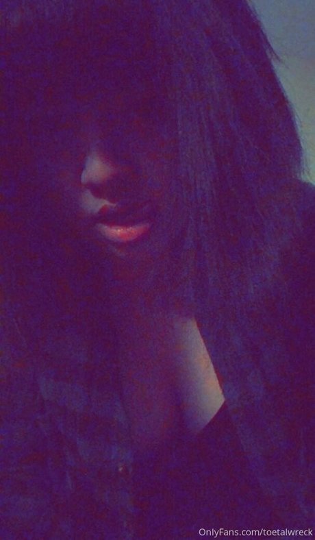 toetalwreck model pornographic pictures